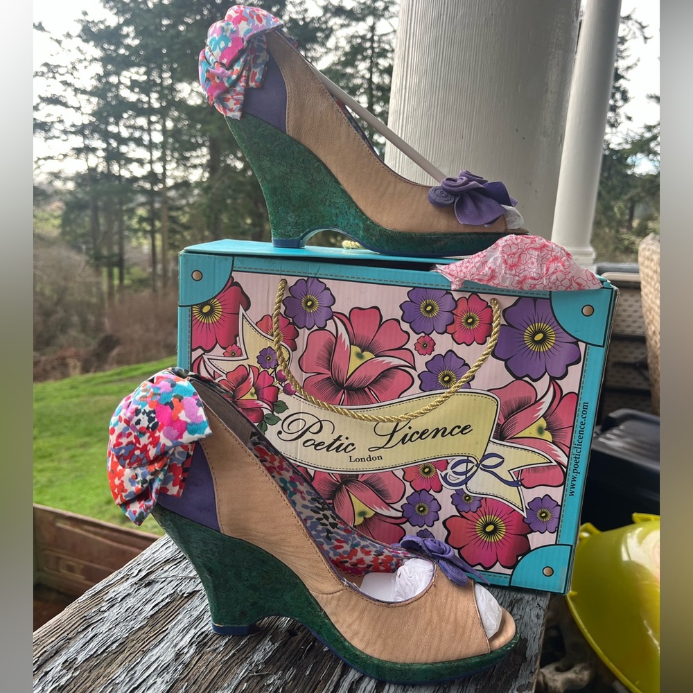 Beautiful Poetic License purple and green wedge heels size 8